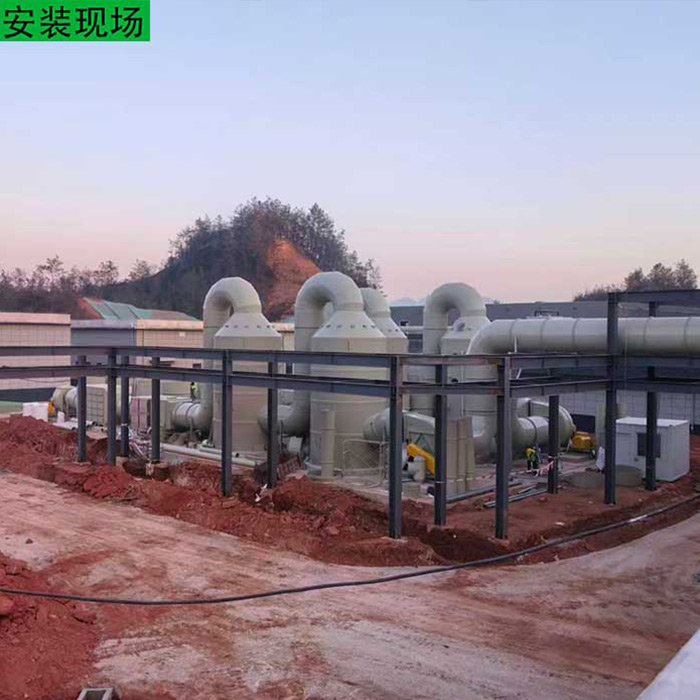 噴淋塔安裝現(xiàn)場(chǎng)